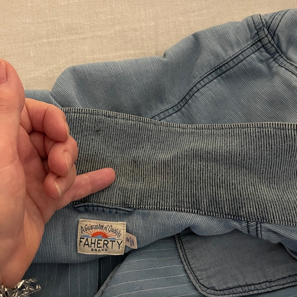Faherty chambray denim jacket lightweight M blue - Picture 9 of 11